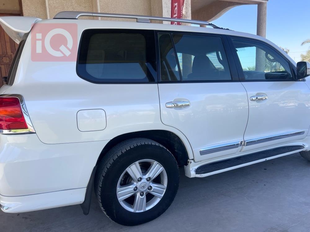 تويوتا لاندكروزر